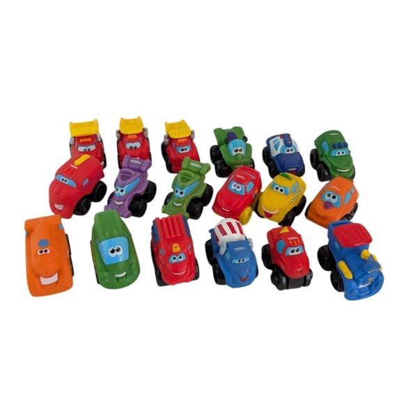 Hasbro Tonka Lil Chuck & Friends Mini Wheels Pals Toy 18 Vehicles Vintage - Picture 1 of 11
